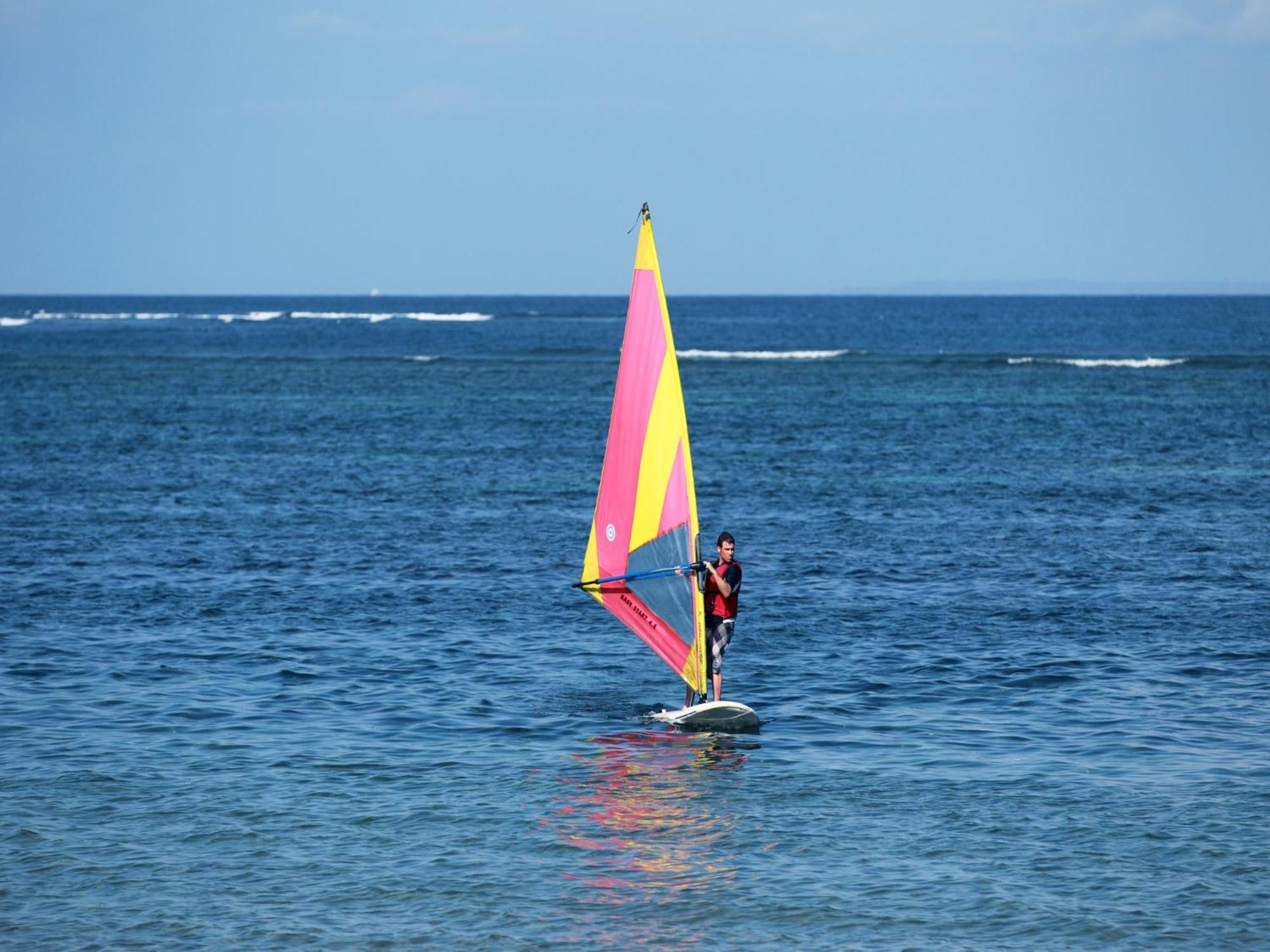 Grand Mirage Resort & Thalasso Bali Νούσα Ντούα Εξωτερικό φωτογραφία Windsurfer at the beach